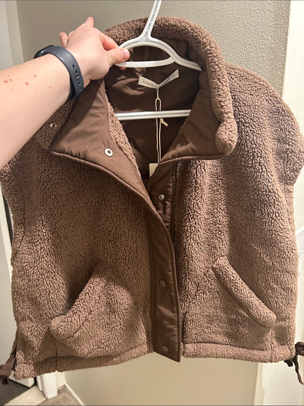 Altar'd State Nina Oversized Sherpa Vest NWT - Picture 6 of 6